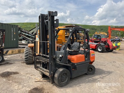2011 Nissan FD30 3000 kg Montacargas (Inoperable)