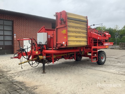 1997 Grimme SE 75-20 UB Pull Type Cosechadora de patatas