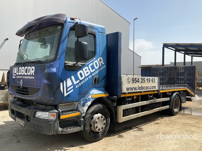 Renault 4x2 Flatbed Truck