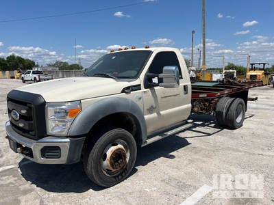 2012 Ford F-550 4x4 الكابينة والهيكل