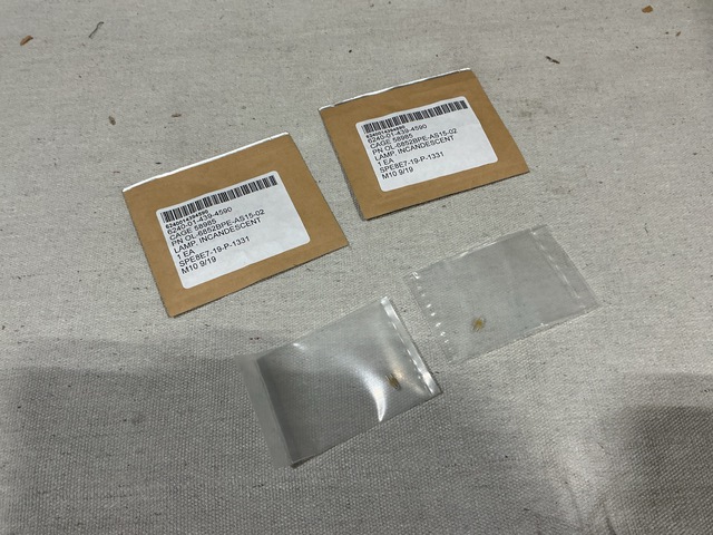 (60) Aviarms OL-6852BPE-AS15-02 Incandescent Lamps