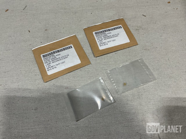 (60) Aviarms OL-6852BPE-AS15-02 Incandescent Lamps