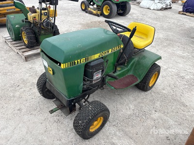 John Deere 116 4x4 Ride-On Cortacéspedes