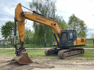 2020 LiuGong CLG925E Tracked Excavator