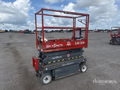 2015 Skyjack SJIII-3219 Electric Scissor Lift