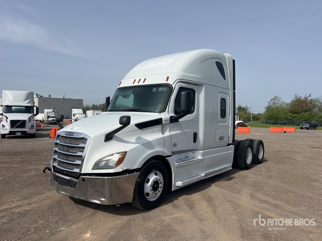 2019 Freightliner Cascadia 126 6x4 T/A Sleeper Truck Tractor