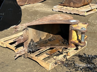 Brandt  19 in Digging Excavator Bucket - Fits John Deere 31J0J/410J