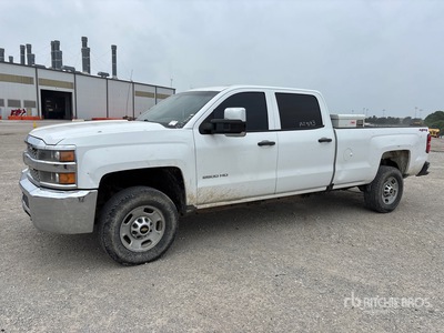 2019 Chevrolet Silverado 2500HD 4x4 Crew Cab بيك اب