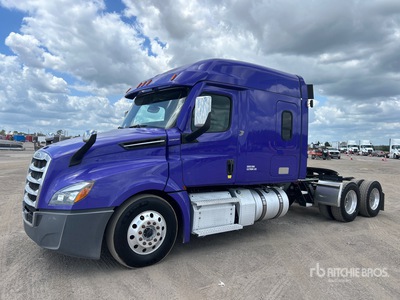2020 Freightliner Cascadia 126 6x4 T/A Sleeper Truck Tractor