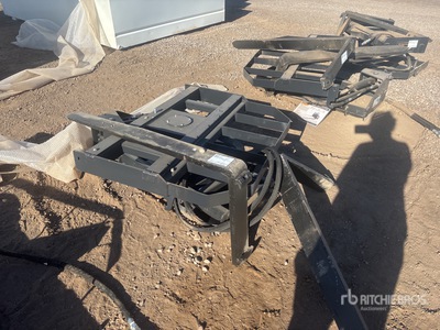 2026 ARTEER RPT-42L 42 in Rotating Hydraulic Forche per mini pala (Unused)