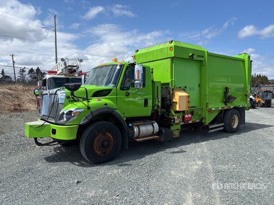 2019 International 7400 4x2 Side Loader Waste Collection Truck