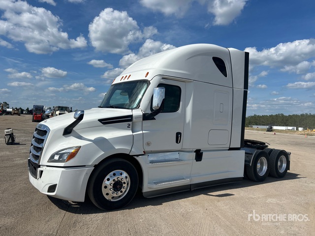 2022 Freightliner Cascadia 126 6x4 T/A Sleeper Truck Tractor