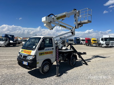 2020 Comet 78FT00040 on 2020 Piaggio Porter Camión con Cesta Elevadora