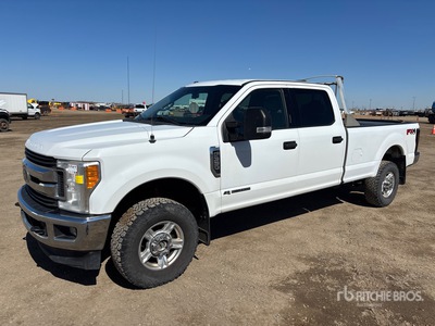 2017 Ford F-350 XLT 4x4 Crew Cab بيك اب
