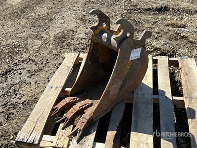 12 in Digging Excavator Bucket