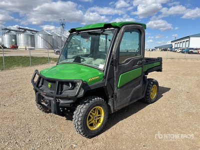 2018 John Deere XUV835R 4x4 Utility Vehicle