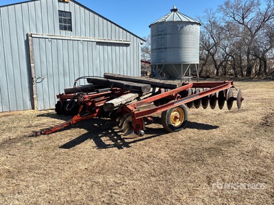 Massey Ferguson 52 14 ft Tandem Discos