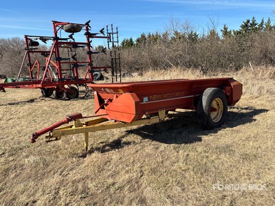 New Holland 328 11 ft Dry Spinner S/A Cubas de purín / Esparcidor de estiércol