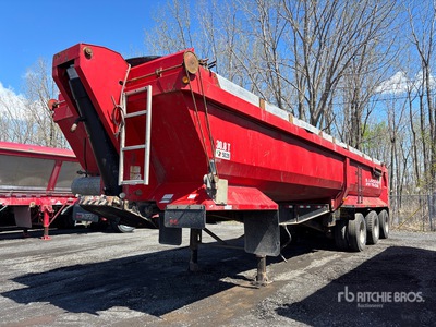 2007 Manac 36 ft Tri/A End Dump Trailer