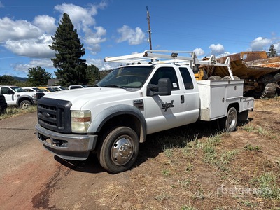 2008 Ford F-450 XL 4x2 Extended Cab Utility Truck