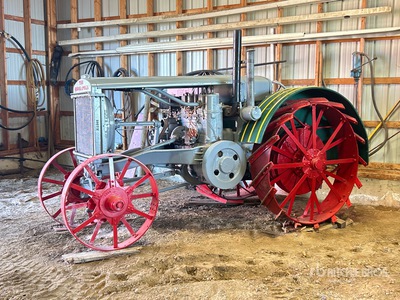 The Minneapolis 17-30 Type B 2WD Wide Front Trattore agricolo d'epoca