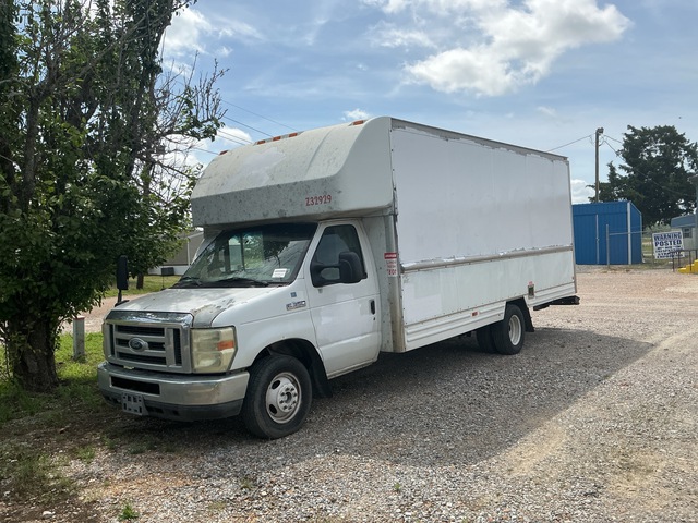 2008 Ford E-350 Cutaway Cargo Van