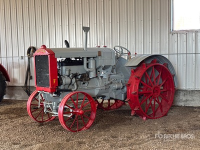 1928 Rock Island 18-35 2WD Wide Front Trattore agricolo d'epoca