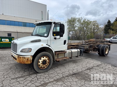 2015 Freightliner M2106 4x2 Cab and Chassis