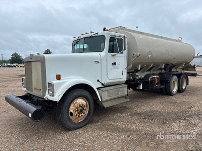 1990 International 9300 5000 gal 6x4 Fuel Truck