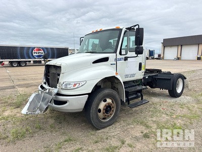 2008 International 4400 4x2 S/A Day Cab Truck Tractor