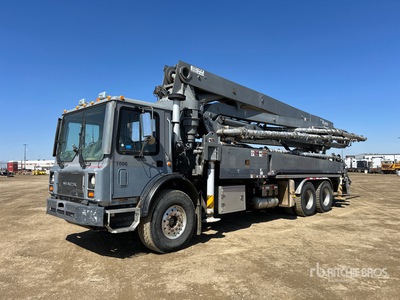 2007 Junjin JXAR42-416HP 42 m on 2007 Mack MR690S 6x4 Concrete Pump Truck