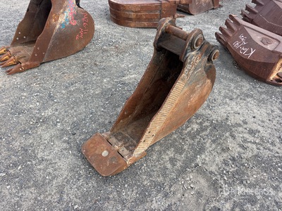 10 in Digging Excavator Bucket