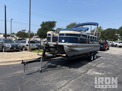 2011 Berkshire TX-8328-DY Pontonboot