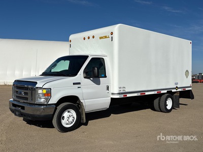 2012 Ford Econoline E-450 4x2 Van Truck