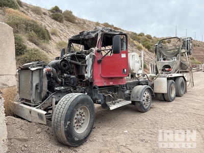 2006 Kenworth W900S 8x4 Mixer Truck (Inoperable)
