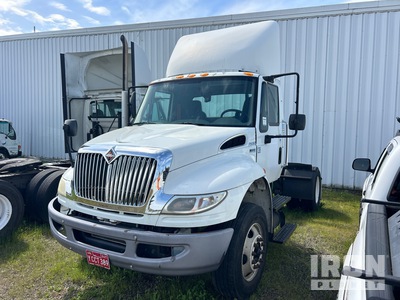 2014 International 4400 4x2 S/A Day Cab Truck Tractor