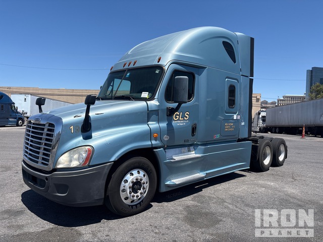 2014 Freightliner Cascadia 125 6x4 T/A Sleeper Truck Tractor