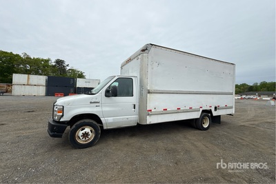 2009 Ford E-350 4x2 Moving Van Truck