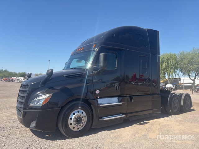 2022 Freightliner Cascadia 126 6x4 T/A Sleeper Truck Tractor