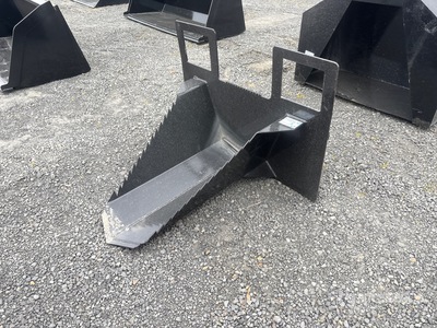 Kit Containers QT-TS-40 40 in Skid Steer Stump Bucket (Unused)