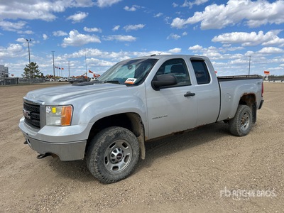 2011 GMC Sierra 2500HD 4x4 Extended Cab Pickup