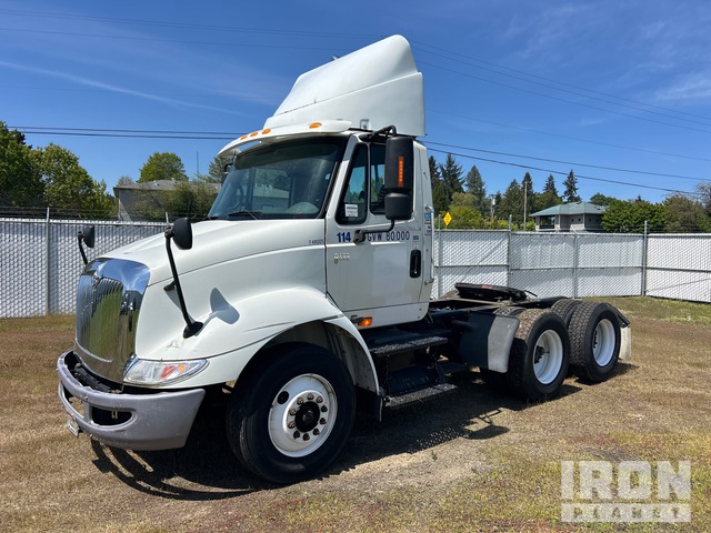 2005 INTERNATIONAL 8600