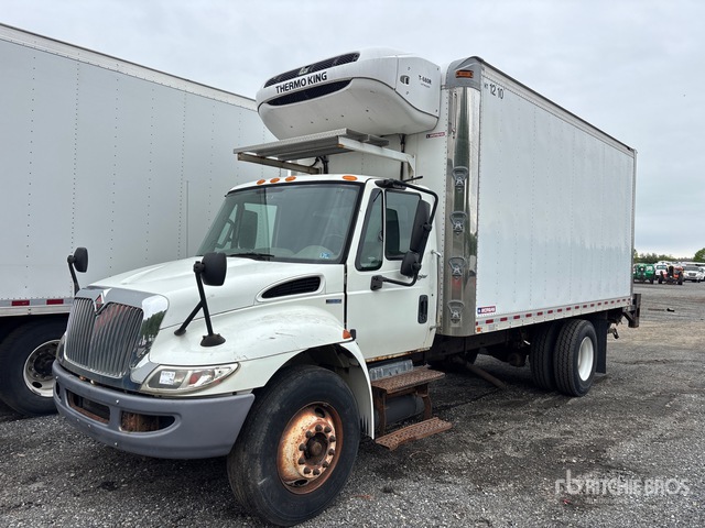 2011 Interntional 4300 4x2 Refrigerated Truck