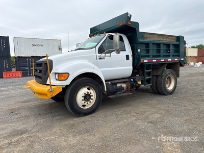 2013 Ford F-750 4x2 2-Achs Kipper-Lkw