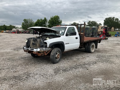 2005 GMC Sierra 3500 4x4 Flatbed Truck