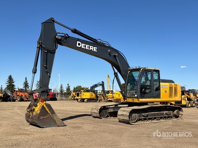 2011 John Deere 200D LC Tracked Excavator