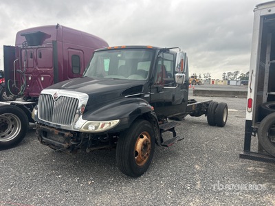 2012 International 4300 4x2 Extended Cab Cabina y chasis (Inoperable)