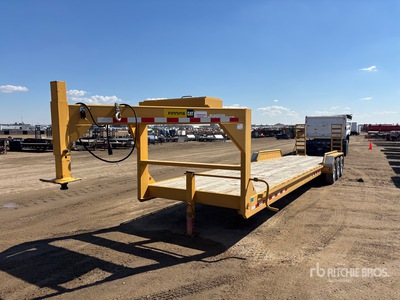 2014 FalCan 34 ft Tri/A Gooseneck Equipment Trailer