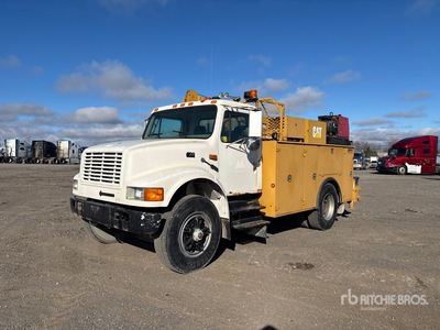 1995 International 4700 4x2 Service Truck