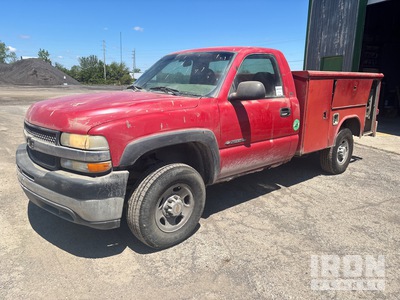 2002 Chevrolet 2500HD WT 4x2 Utility Truck